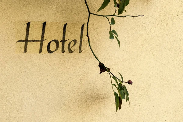 Inscription on a hotel — Stock Photo, Image