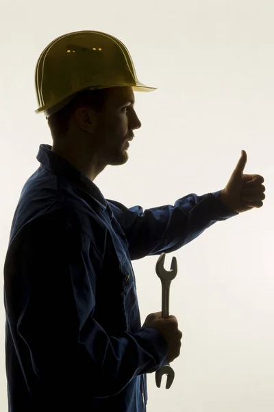 Handwerker mit Werkzeug — Stockfoto