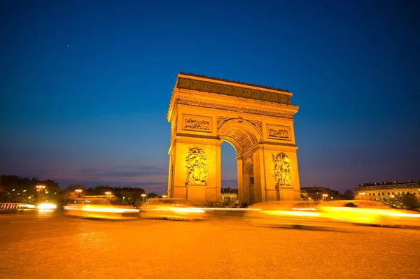 Paris, paris, france. arc de triomphe — Stok fotoğraf