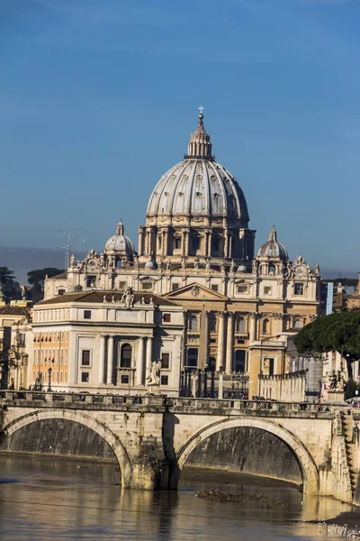 Italy, rome, St. peters basilica — стоковое фото