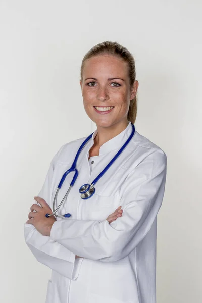 Femme amicale médecin — Photo