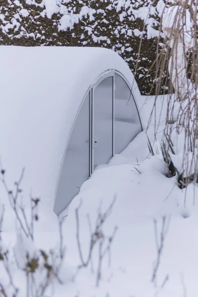 Invernadero en la nieve — Foto de Stock