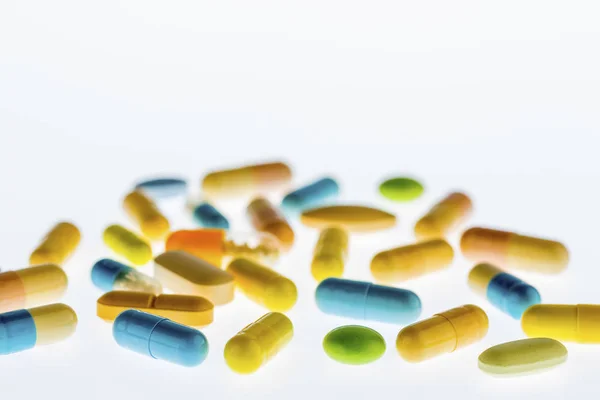 Tablety na světlém pozadí — Stock fotografie