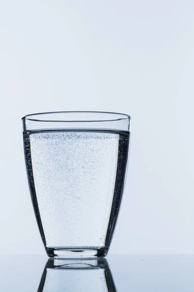 Ett glas vatten — Stockfoto