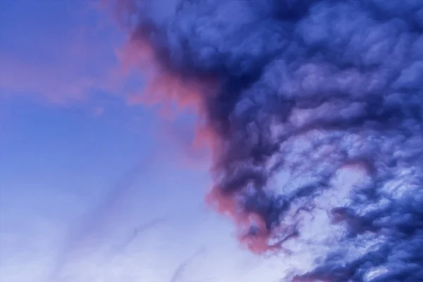 Blauwe wolken in de hemel — Stockfoto
