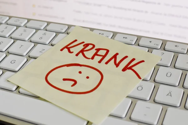 Hinweis auf der Computertastatur: krank — Stockfoto