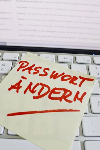 Nota sulla tastiera del computer: cambiare la password — Foto Stock