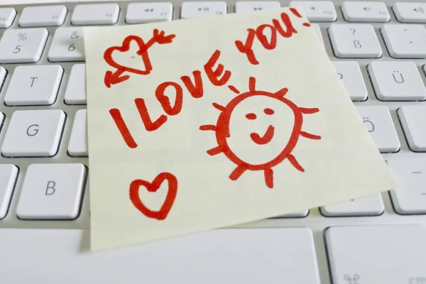 Notiz auf der Computertastatur: Ich liebe dich — Stockfoto