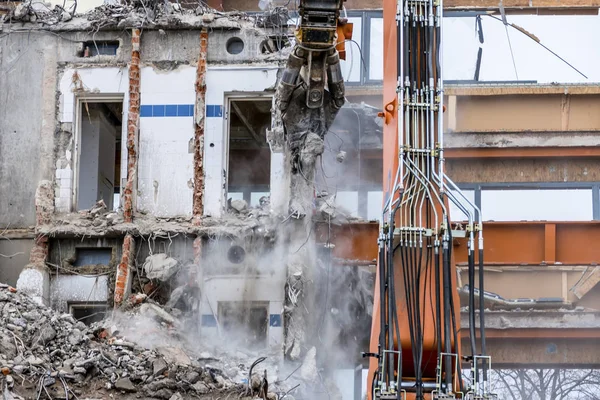 Demolition of an office building — Stock Photo, Image