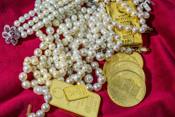 Ouro e jóias — Fotografia de Stock