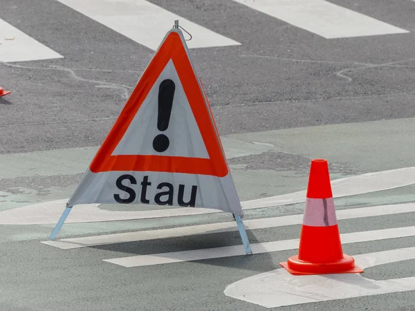 Verkeersopstopping waarschuwing op straat — Stockfoto