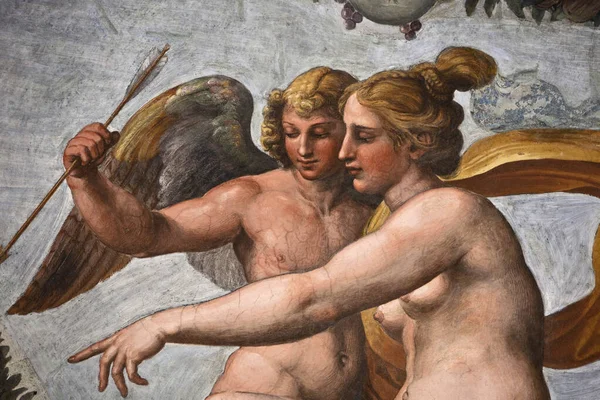 Raphael 'in Roma' daki Villa Farnesina 'nın Duvar resimleri. Venüs, Aşk Tanrısı Ruh 'u gösteriyor