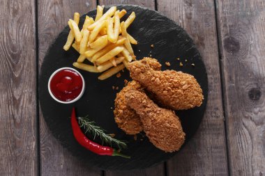 Ekmekli gevrek tavuk budu kızartması sosu kızarmış