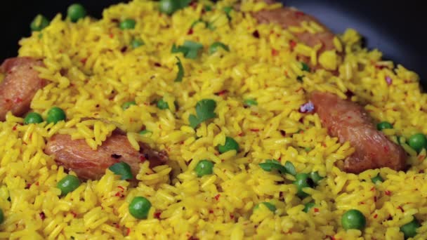 Rice with meat curry green peas cooked — Stock Video