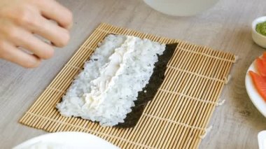 rulo suşi kadın yapma