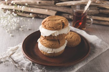 dondurmalı sandviç ile ev yapımı kurabiye kurabiye