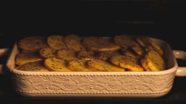 Cuocere Patate Arrosto Forno Processo Cottura Lasso Tempo — Video Stock