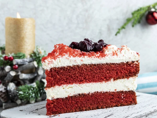 Spons Cake Rood Fluweel Nieuwjaar Kerstmis — Stockfoto