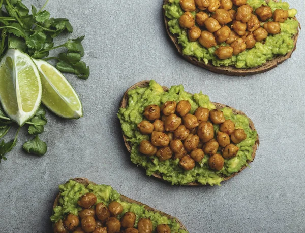 Sandwich Toast Avocado Roasted Chickpeas — Stock Photo, Image