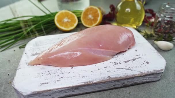 Tavuk Fileto Serpme Baharatı Ağır Çekim Kapat — Stok video