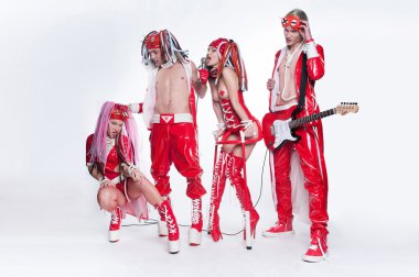 Modern dansçılar stüdyoda dans grubu.