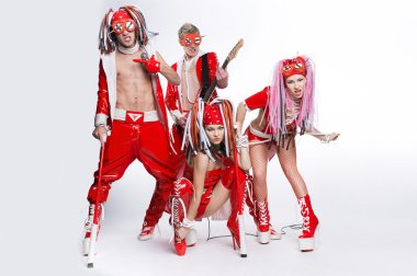 Modern dansçılar stüdyoda dans grubu.