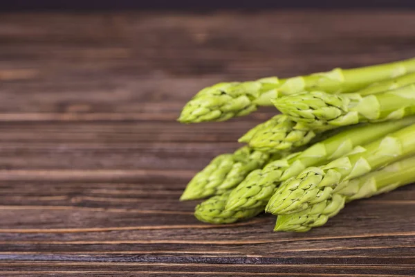 Asparagi freschi e verdi — Foto Stock