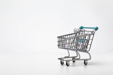 Küçük alışveriş arabası