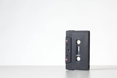  Tek kaset