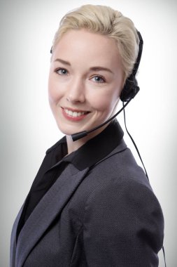 iş kadını ile kulaklık