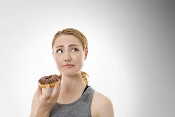 Comendo donut yum — Fotografia de Stock