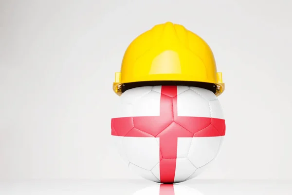 Fútbol Vistiendo Sombrero Duro Con Bandera Inglaterra Superpuesta Fútbol — Foto de Stock