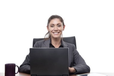 ofiste çok çalışıyor