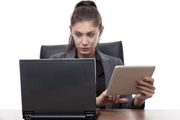 Werken hard vergadering bij Bureau — Stockfoto