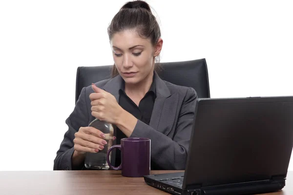 Alcohólico en el lugar de trabajo — Foto de Stock