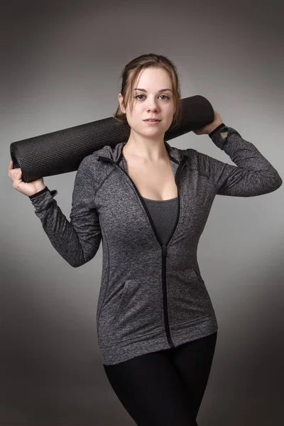 Young Fitness Holding Yoga Mat — Stock Photo, Image