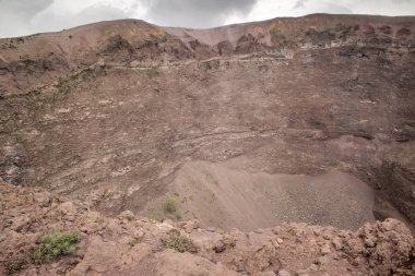 İtalya 'daki Vezüv Dağı krateri