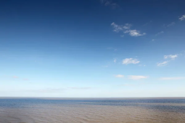 Mare e cielo calmi — Foto Stock