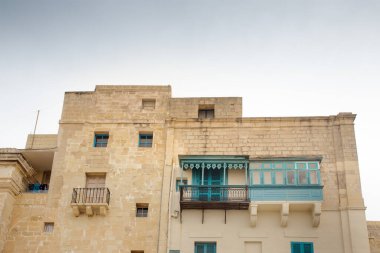 Malta 'nın başkenti Valletta' nın yan sokaklarının inşası ve mimarisi