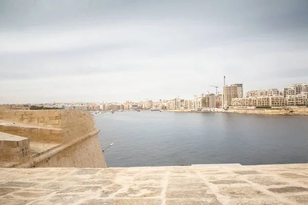 Landscape View Cityscape Malta All High Rise Buildings Arcoss Sea — Stock Photo, Image