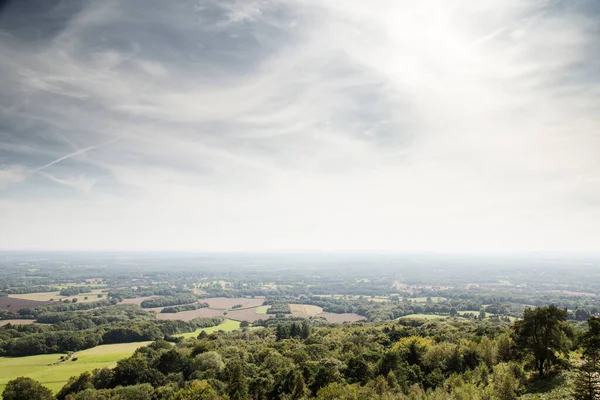 Tepe Manzarası Surrey Kırsalına Bakıyor — Stok fotoğraf
