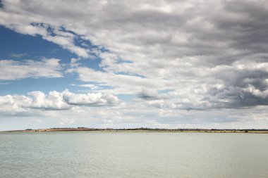 Nehrin aile köprüsünde çömelmiş manzarası