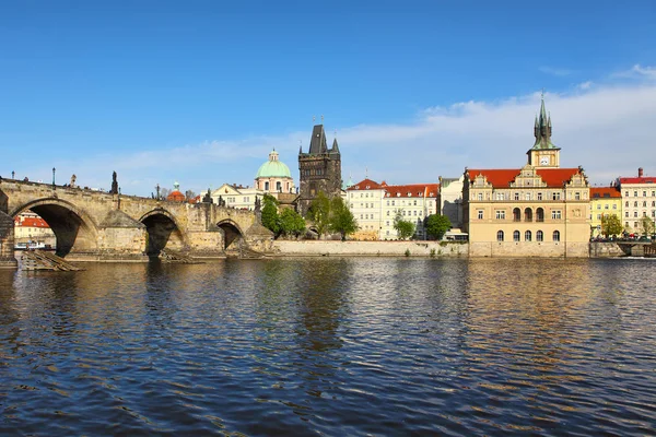 Charles Bridge, Praga, República Checa . — Fotografia de Stock