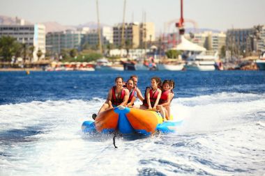Deniz cazibe. Plaj su sporları