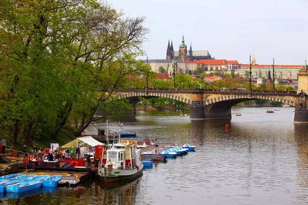 Vista do rio Vltava. Praga, República Checa — Fotografia de Stock