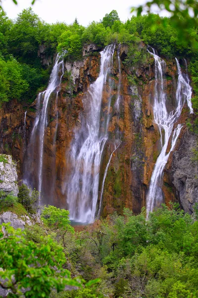 Large waterfalls at lake Plitvice, Croatia — Stock Photo, Image