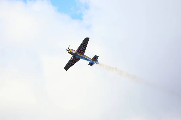 Budapest Hungría Junio 2018 Aviones Deportivos Ligeros Vuelan Sobre Río —  Fotos de Stock