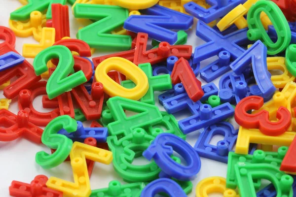 Kleurrijke letters en cijfers — Stockfoto