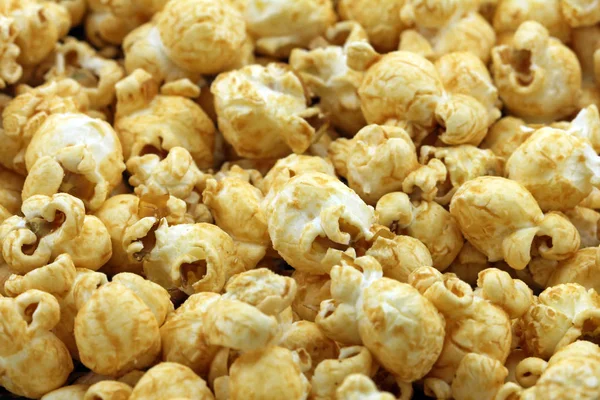Fıstık arka plan ile pop corn