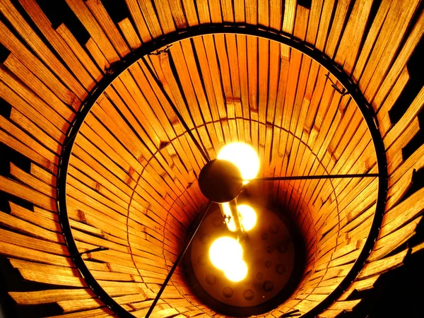 Luzes dentro da lâmpada — Fotografia de Stock